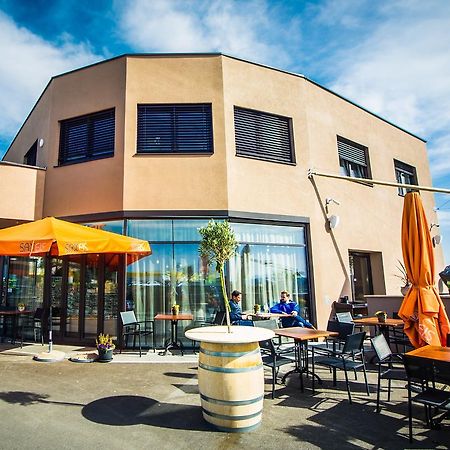 Cafe-Restaurant Leo Hotel Карлсдорф бей Грац Екстериор снимка