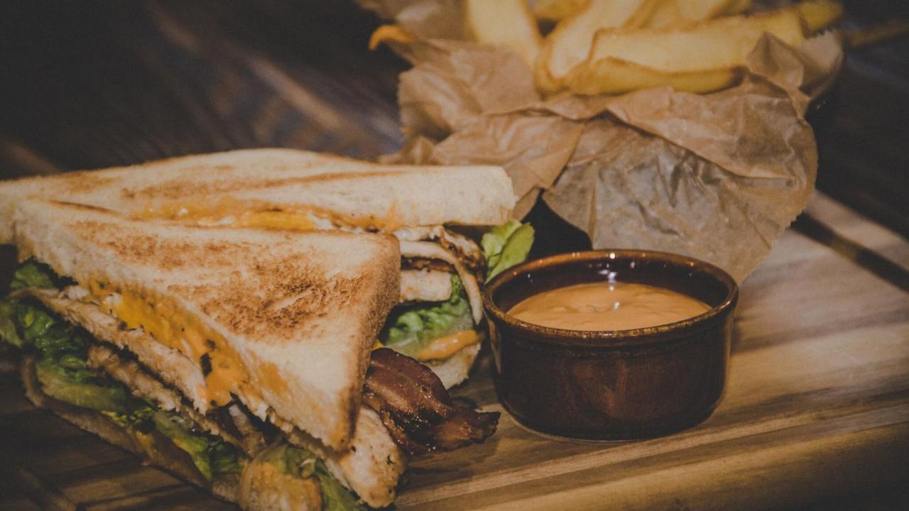 Cafe-Restaurant Leo Hotel Карлсдорф бей Грац Екстериор снимка